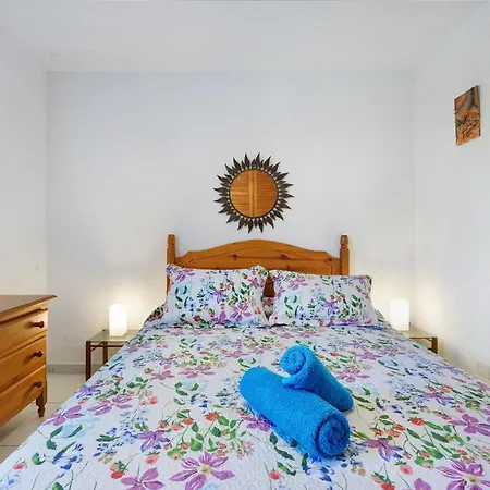 Apartman Bungamerica272 *